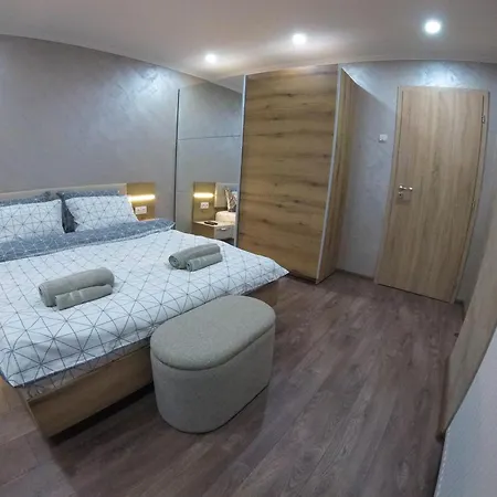 Guest Lencho Apartman *